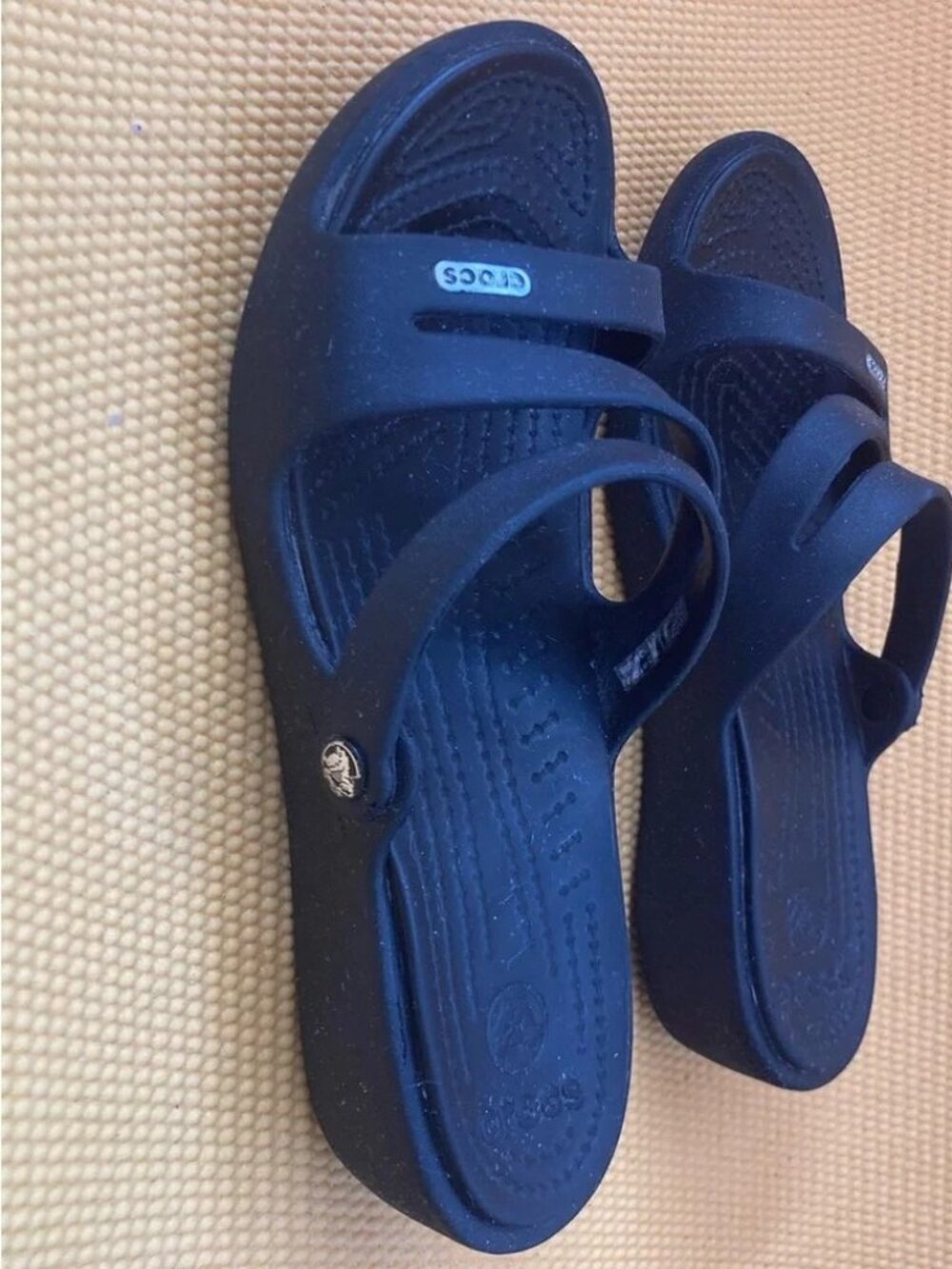 Crocs Patricia Sandal in Black. Size 8.